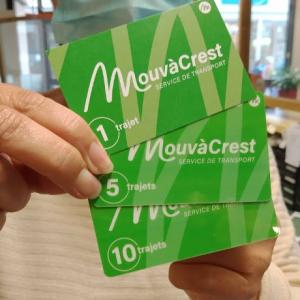 Mouva crest